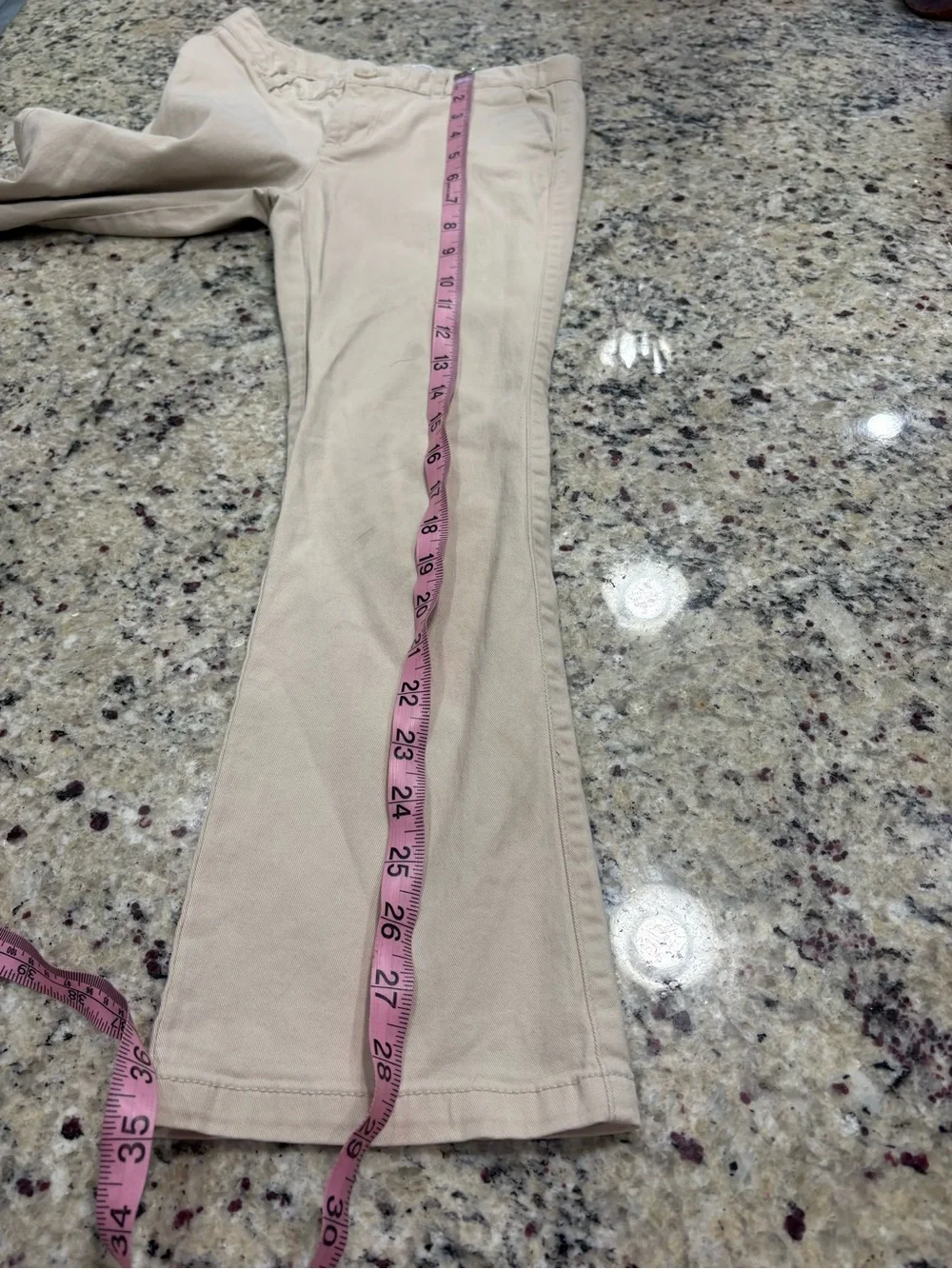 Children’s Place khaki pants in girls 8 *Black spots on one knee* No rips tears